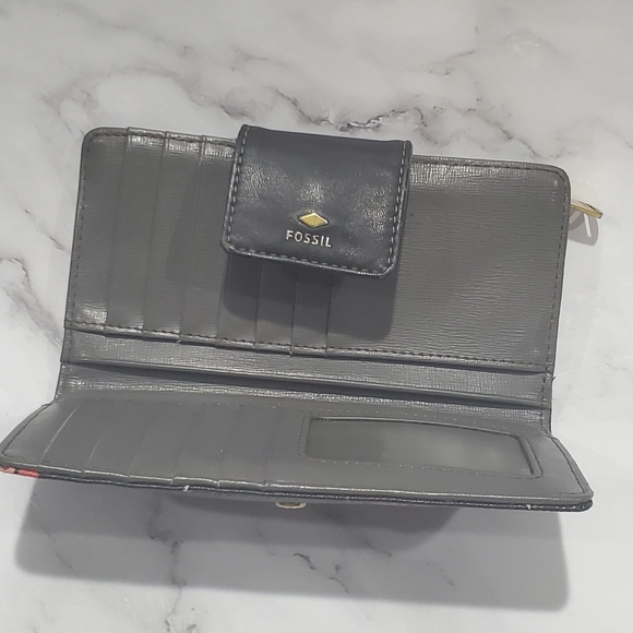 Fossil Black and Pink Triangle Folding Wallet with Coin Pocket - Picture 4 of 5